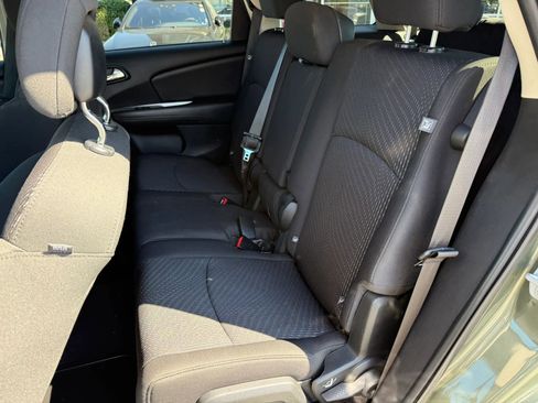 Used 2018 Dodge Journey SXT w/ Connectivity Group FWD image 15