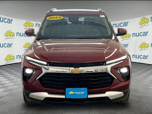 Used 2025 Chevrolet TrailBlazer LT AWD/4WD image 2