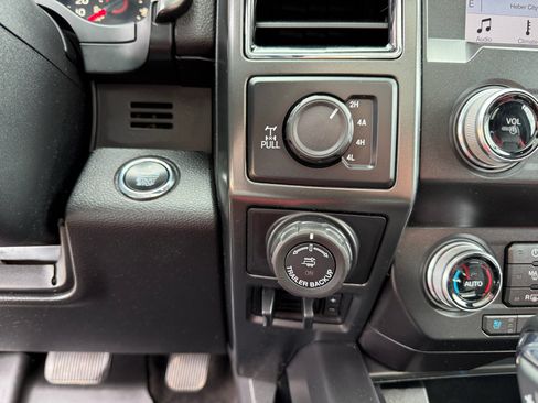 Used 2019 Ford F150 Lariat w/ Equipment Group 502A Luxury AWD/4WD image 23