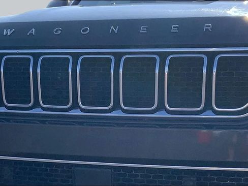 Used 2022 Jeep Wagoneer Series III AWD/4WD image 30