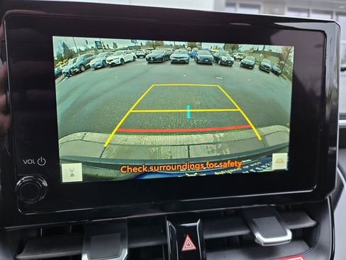 Used 2024 Toyota Corolla Cross XLE image 20