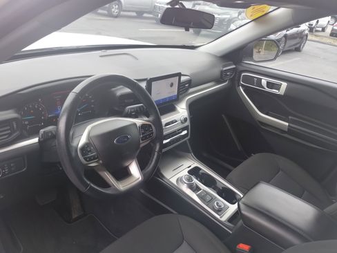 Used 2022 Ford Explorer XLT w/ Class IV Trailer Tow Package image 9