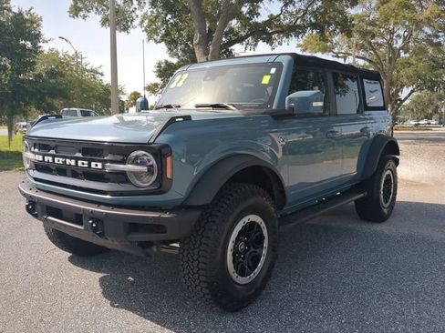 Certified 2022 Ford Bronco Outer Banks w/ Sasquatch Package AWD/4WD image 9