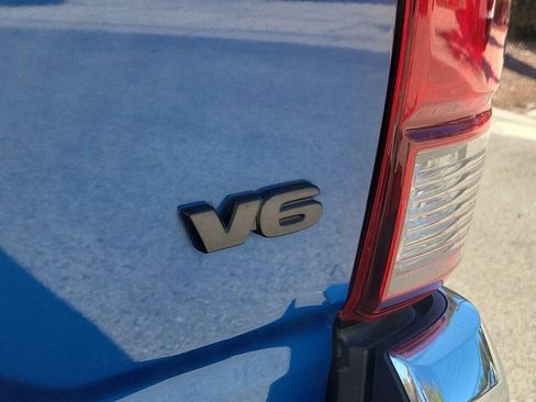 Used 2018 Toyota Tacoma SR5 image 6