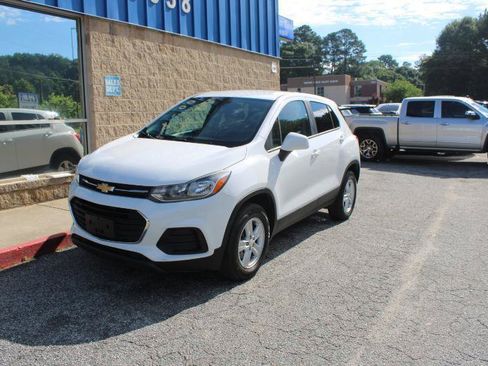 Used 2022 Chevrolet Trax LS w/ Tint and Cruise Package AWD/4WD image 3