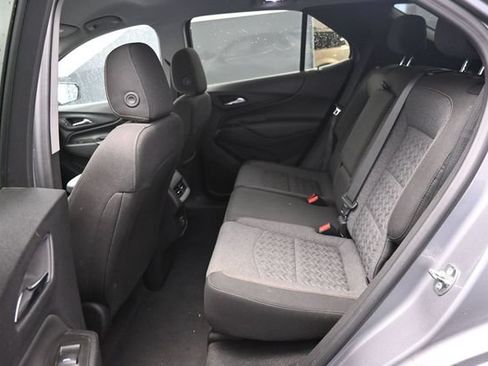 Used 2024 Chevrolet Equinox LT FWD image 29