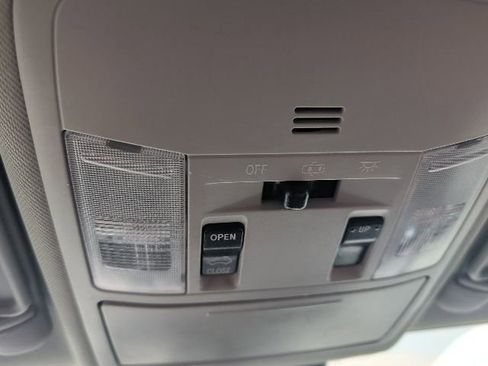 Used 2017 Toyota RAV4 XLE image 9