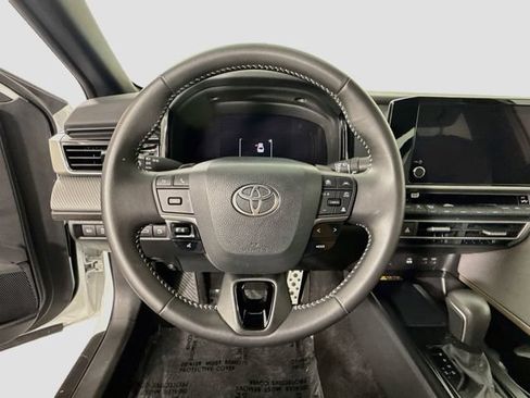 Used 2026 Toyota Camry SE w/ Convenience Package FWD image 11