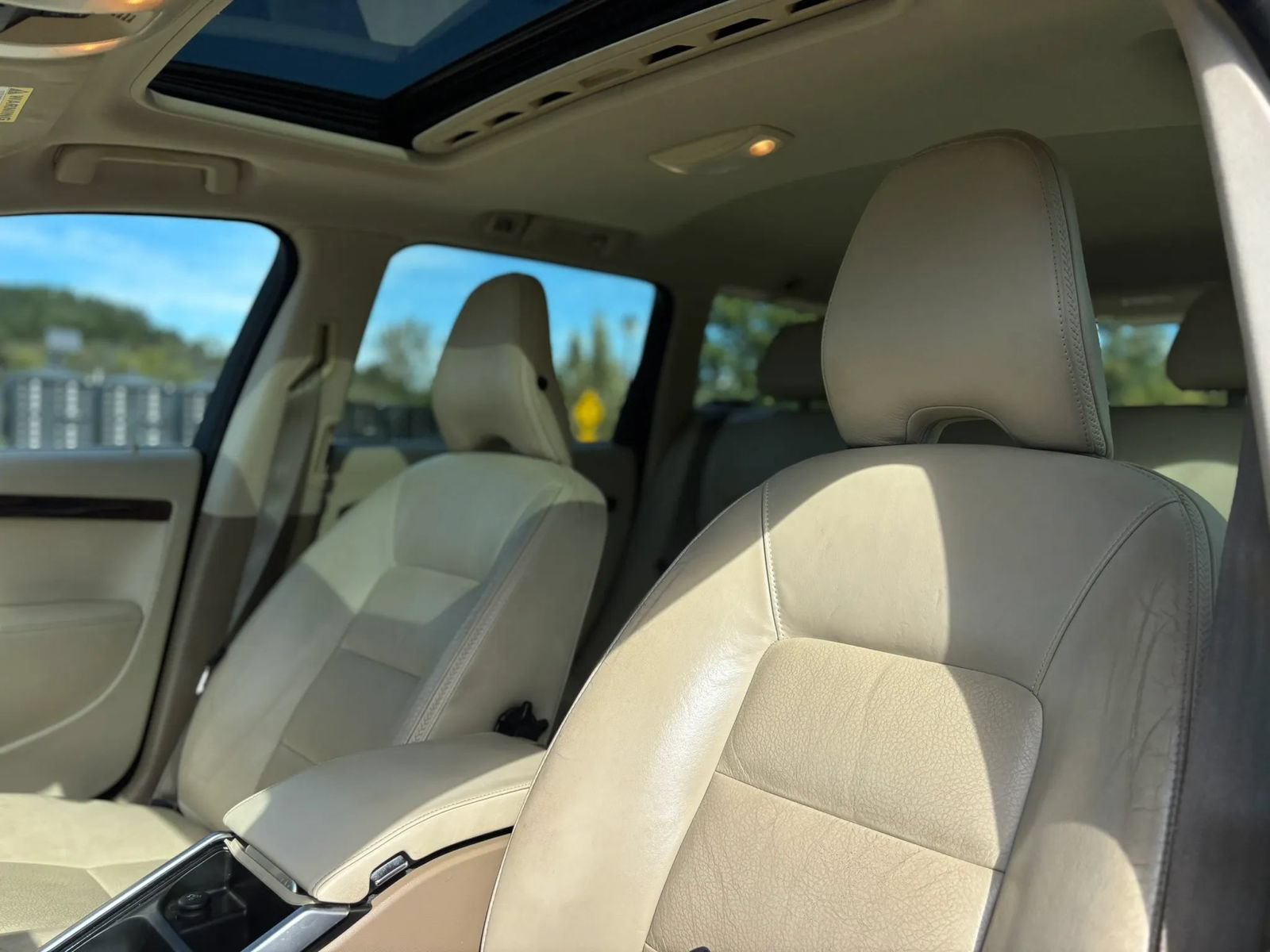 Used 2013 Volvo XC70 T6 AWD/4WD image 16