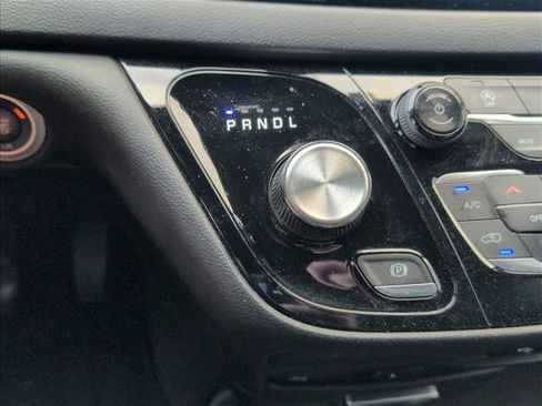 Used 2018 Chrysler Pacifica Touring-L Plus FWD image 22