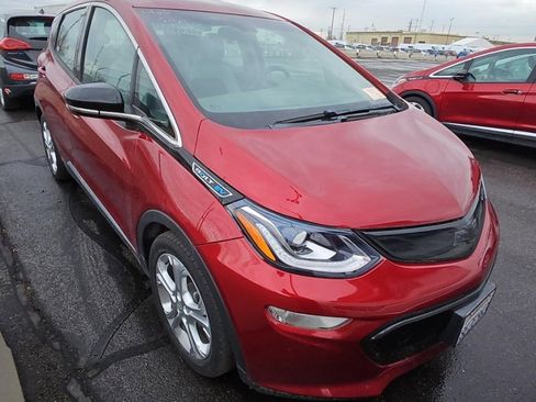 Used 2018 Chevrolet Bolt LT image 2