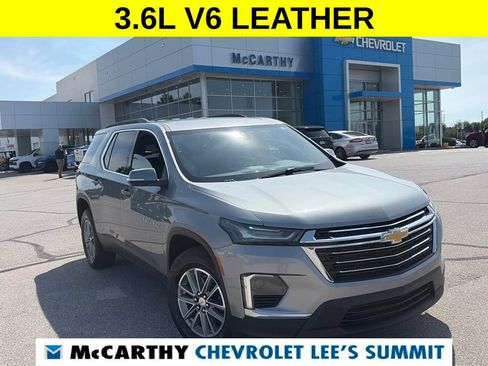 Used 2023 Chevrolet Traverse LT FWD image 1