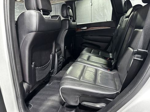 Used 2012 Jeep Grand Cherokee Overland AWD/4WD image 23
