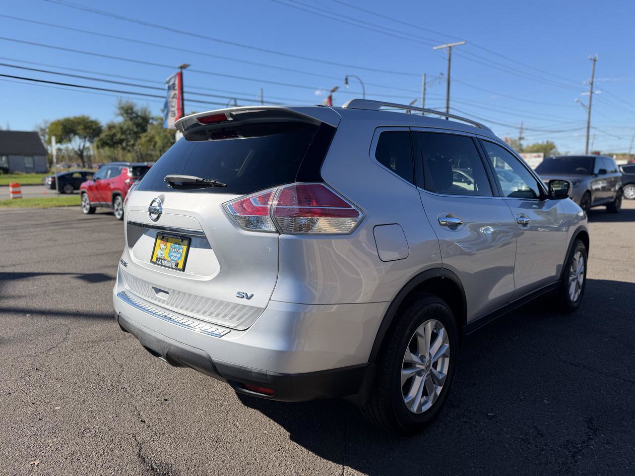 Used 2016 Nissan Rogue SV FWD image 4
