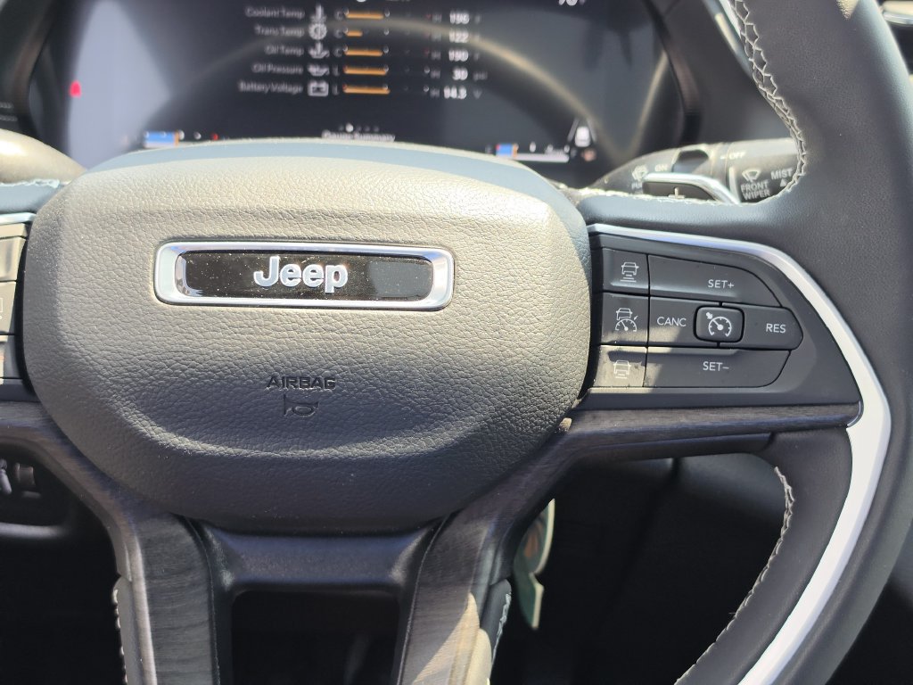 Used 2024 Jeep Grand Cherokee L Limited w/ Black Appearance Package AWD/4WD image 27