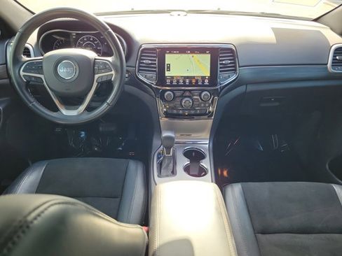 Used 2020 Jeep Grand Cherokee Laredo w/ Laredo X Package image 2