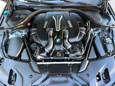 Used 2019 BMW M550i xDrive image 33