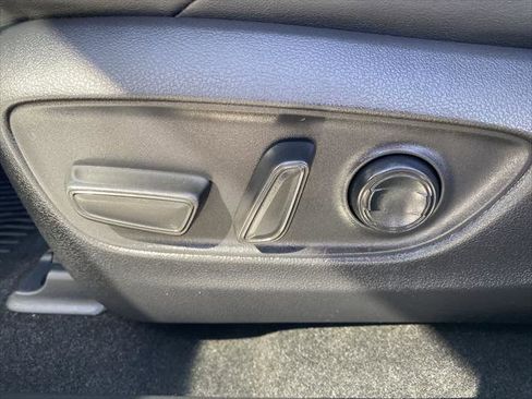 Certified 2023 Toyota Venza Nightshade image 12