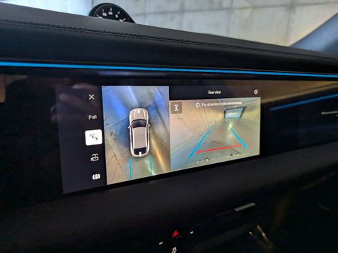 Used 2025 Porsche Macan Electric image 41