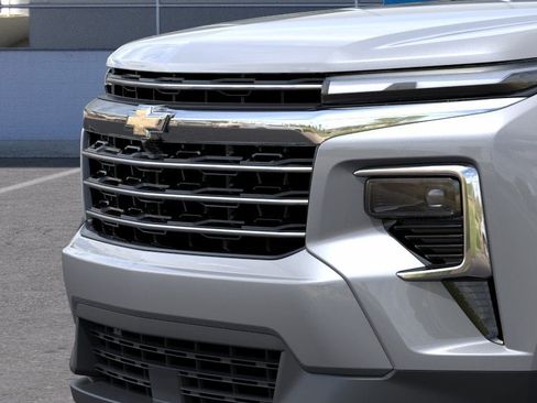 New 2027 Chevrolet Traverse LT w/ Driver Confidence Package FWD image 39