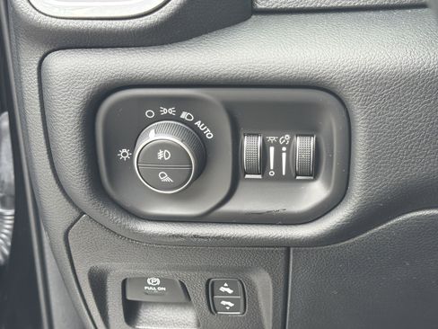 Used 2021 RAM 1500 Laramie AWD/4WD image 37