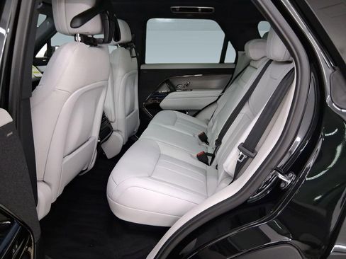 New 2026 Land Rover Range Rover Sport SE image 13