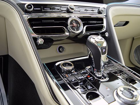 Certified 2022 Bentley Flying Spur V8 AWD/4WD image 41