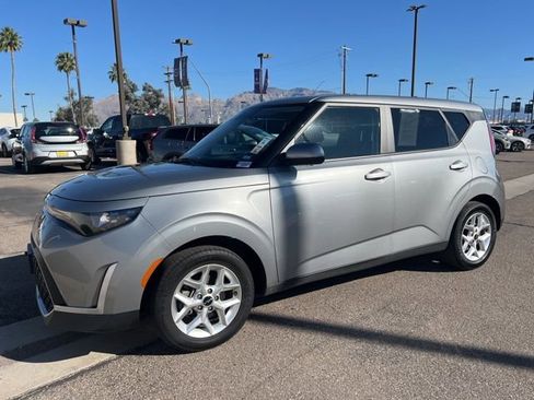 Used 2023 Kia Soul LX w/ Option Group 015 image 7