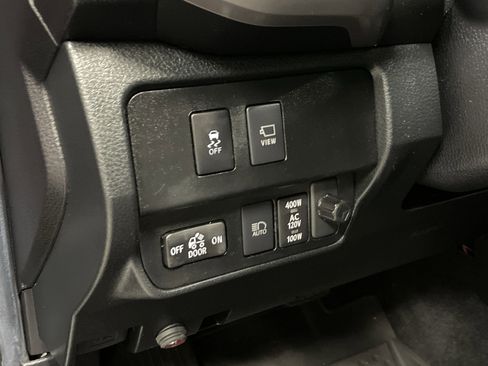Used 2022 Toyota Tacoma Limited w/ Nightshade Package AWD/4WD image 9