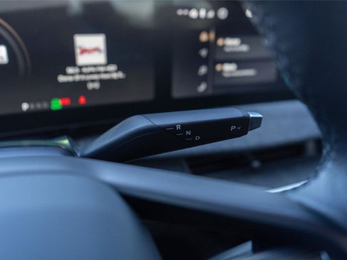 Used 2025 Lucid Air Touring image 15