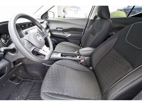 Used 2024 Nissan Kicks SV image 6