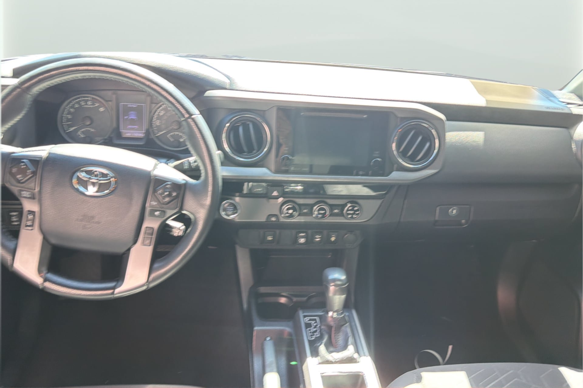 Used 2018 Toyota Tacoma TRD Sport RWD image 10