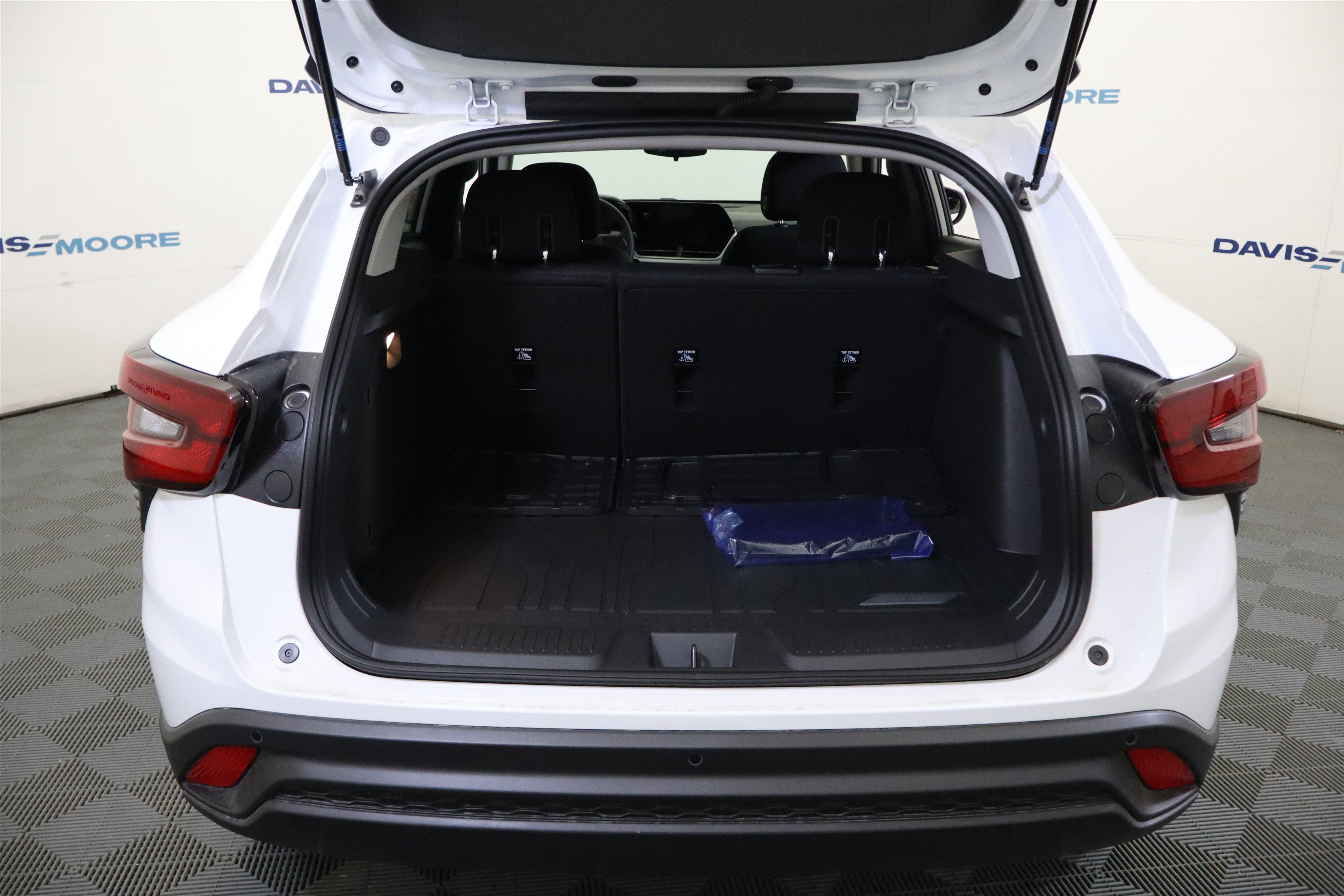 New 2026 Chevrolet Trax LS w/ LS Convenience Package FWD image 9