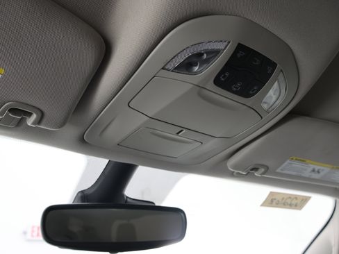 Used 2024 Chrysler Pacifica Touring-L FWD image 13