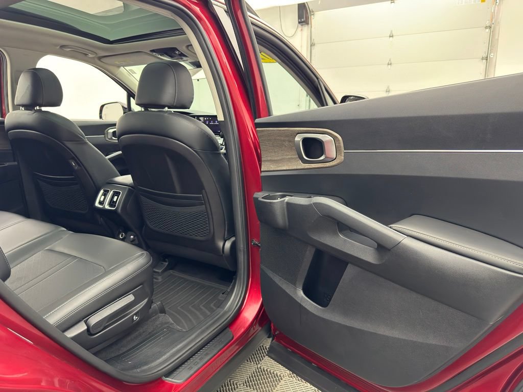 Used 2022 Kia Sorento S w/ Panoramic Sunroof Package AWD/4WD image 35
