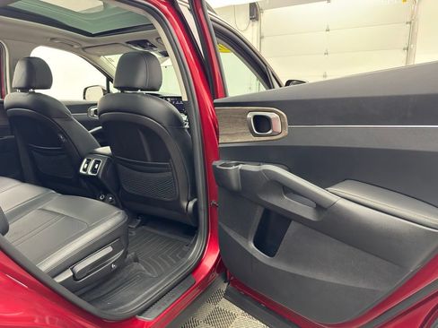 Used 2022 Kia Sorento S w/ Panoramic Sunroof Package AWD/4WD image 35