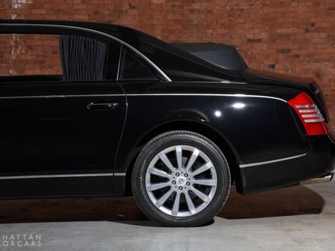 Used 2009 Maybach 62 S RWD image 11
