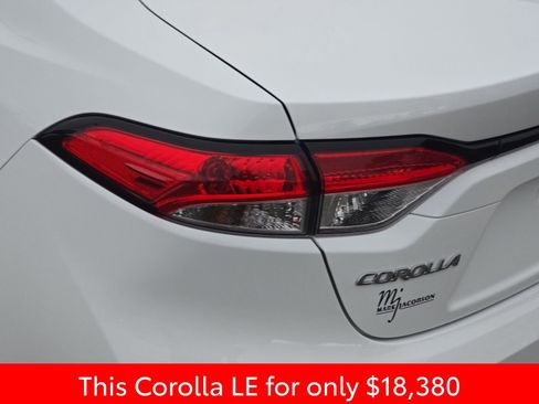 Used 2024 Toyota Corolla LE image 39