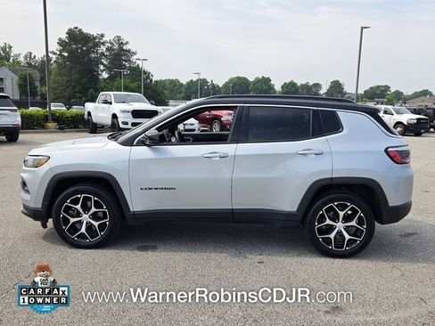 Used 2024 Jeep Compass Limited AWD/4WD image 4