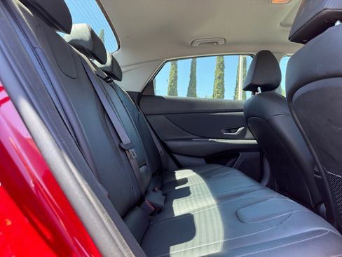 Used 2022 Hyundai Elantra Limited FWD image 19