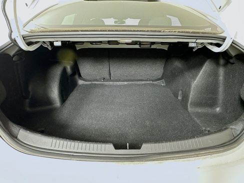 Used 2018 Chevrolet Malibu LT image 26