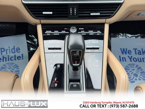 Used 2021 Porsche Cayenne Coupe AWD/4WD image 35