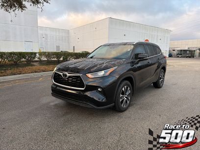 Used 2024 Toyota Highlander XLE