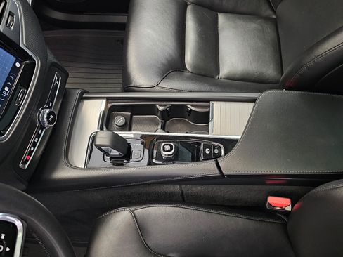 Certified 2023 Volvo XC90 B5 Core w/ Protection Package Premier image 24