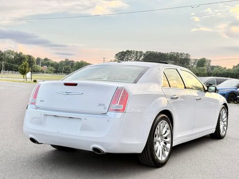 Used 2014 Chrysler 300 C RWD image 9