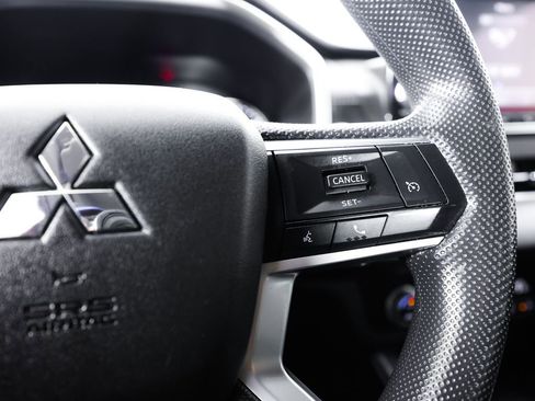 Used 2022 Mitsubishi Outlander ES AWD/4WD image 29
