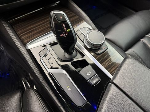 Used 2019 BMW M550i xDrive image 35