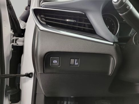 Used 2024 Buick Enclave Essence w/ Sport Touring Edition image 10