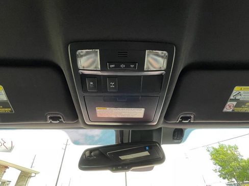 Used 2018 Toyota Tacoma TRD Off-Road w/ Technology Package RWD image 29