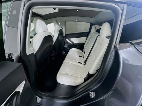 Used 2021 Tesla Model Y Long Range image 26